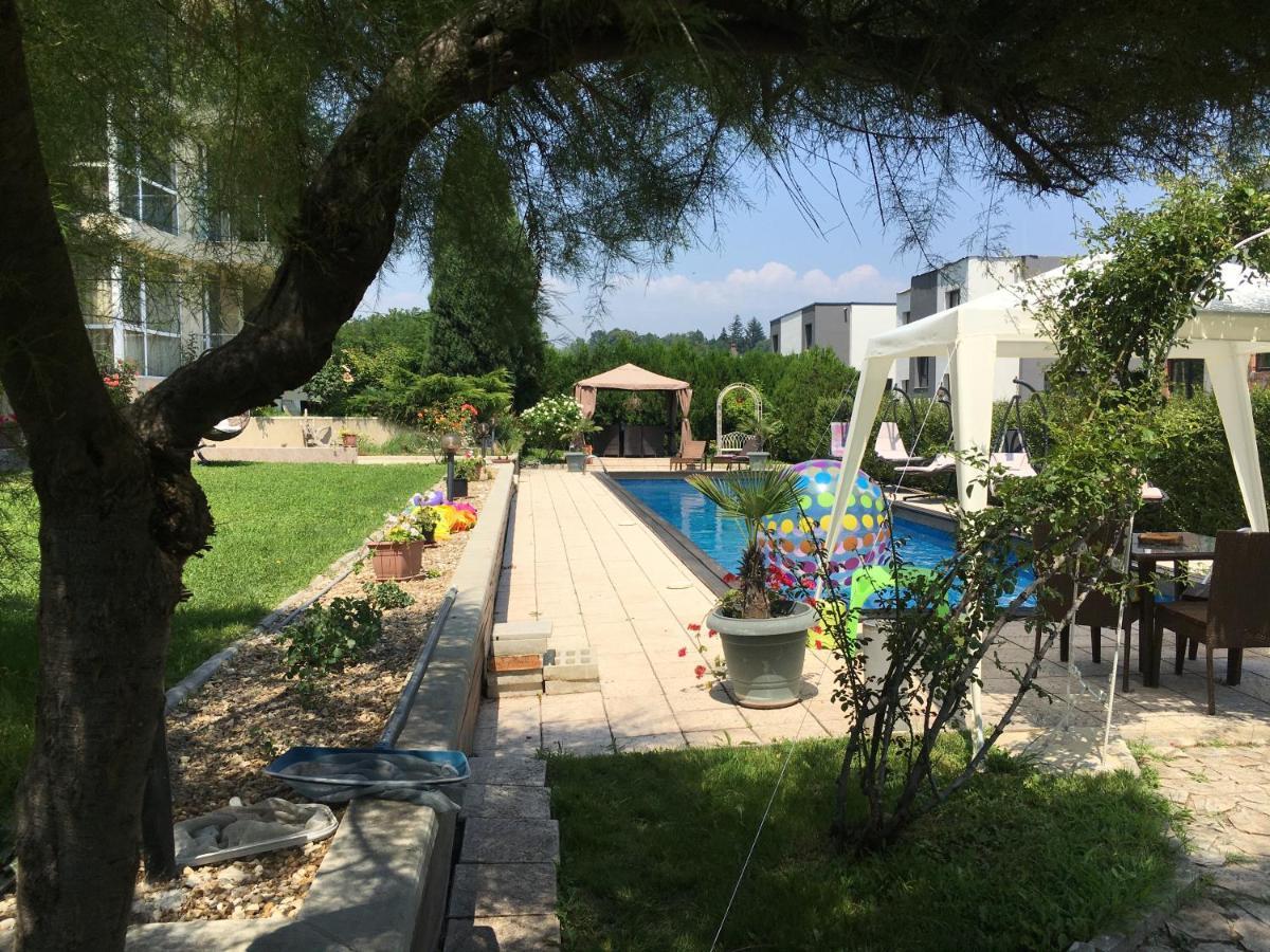 וארנה Sea Dream Rental Apartments מראה חיצוני תמונה