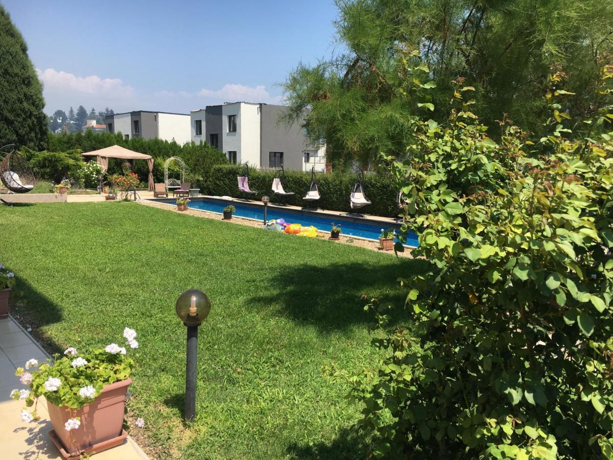 וארנה Sea Dream Rental Apartments מראה חיצוני תמונה