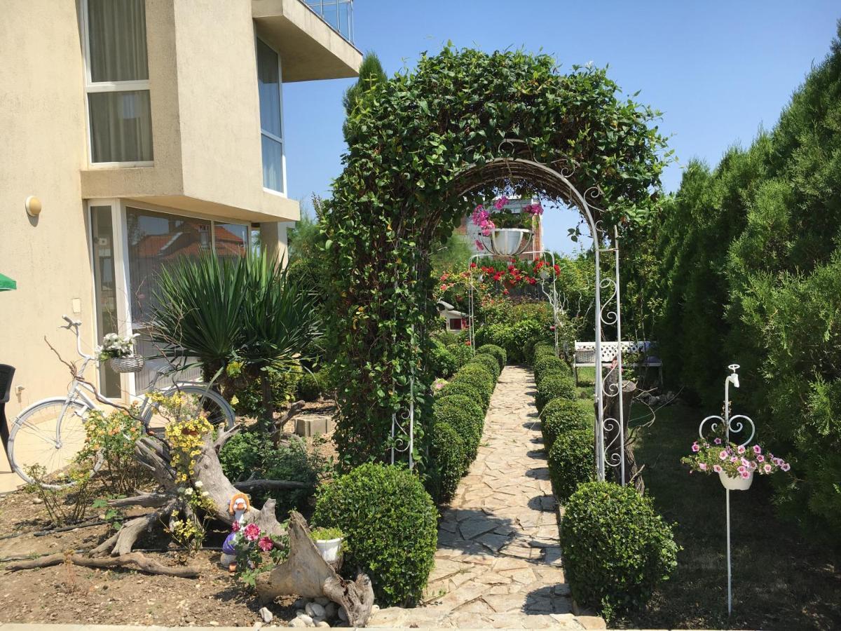 וארנה Sea Dream Rental Apartments מראה חיצוני תמונה